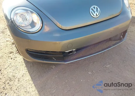 2013 Volkswagen Beetle 2.5L Entry z USA, uszkodzony, nr VIN 3VWFP7AT0DM604980